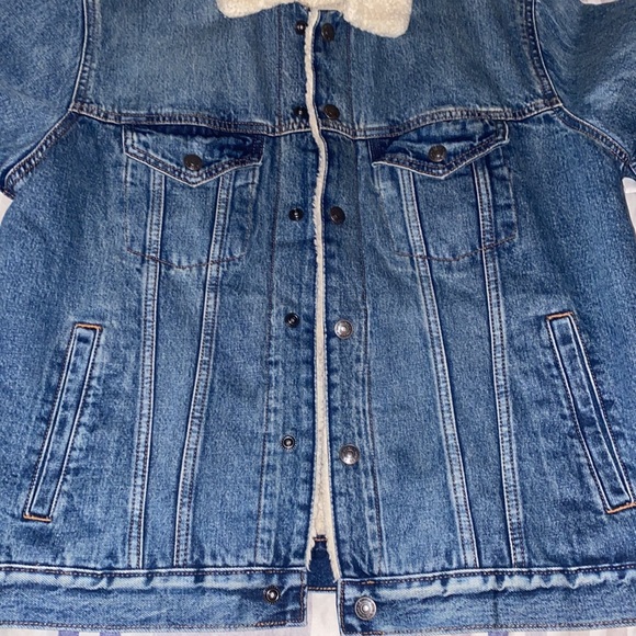 GAP Sherpa-Lined Non-Stretch Jean Jacket for Men - Picture 5 of 6